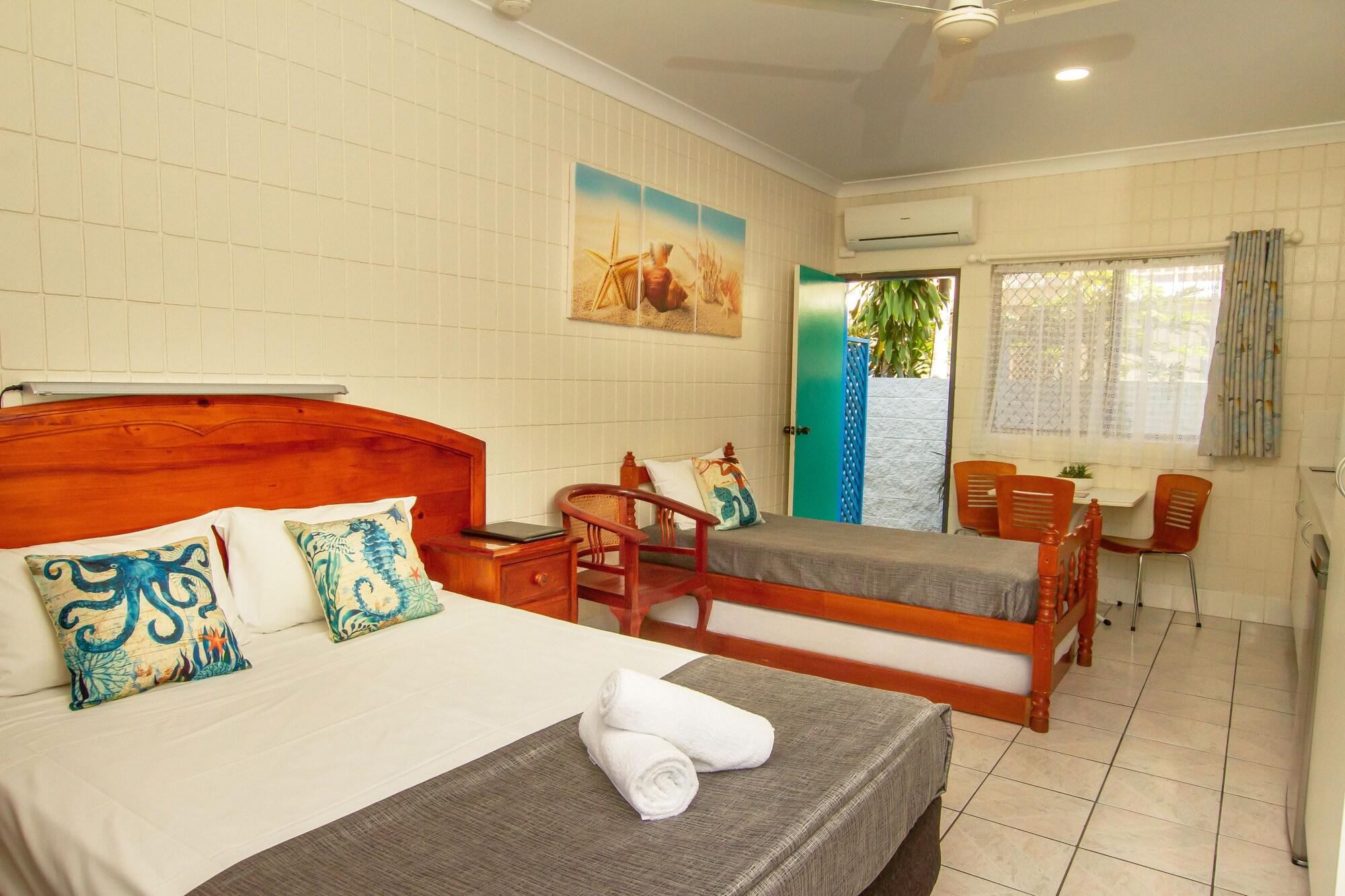 Tropical Palms Resort & 4Wd Hire Picnic Bay Exterior photo