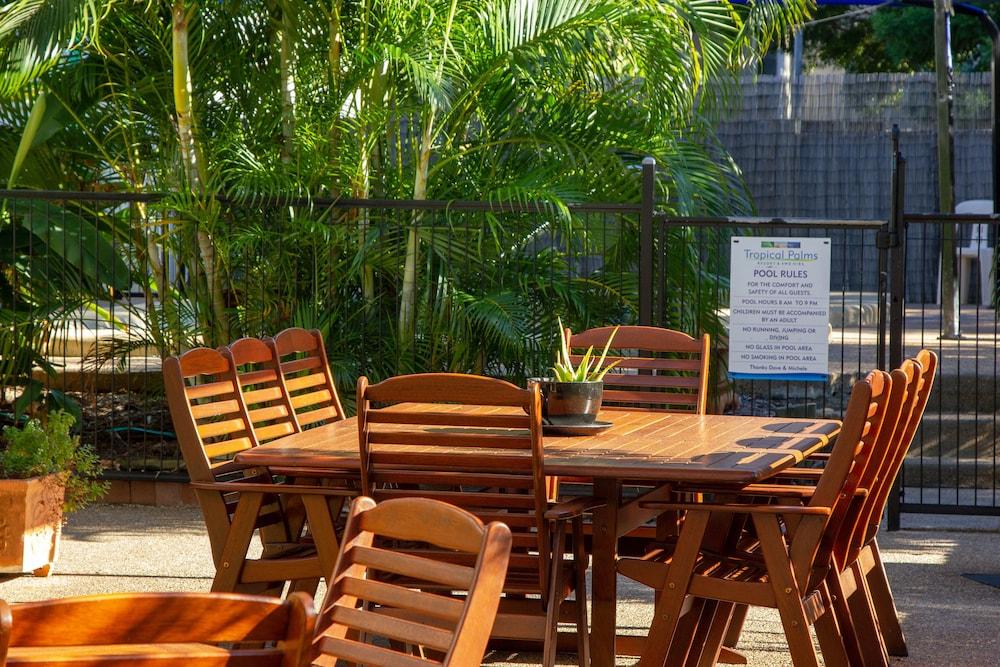 Tropical Palms Resort & 4Wd Hire Picnic Bay Exterior photo