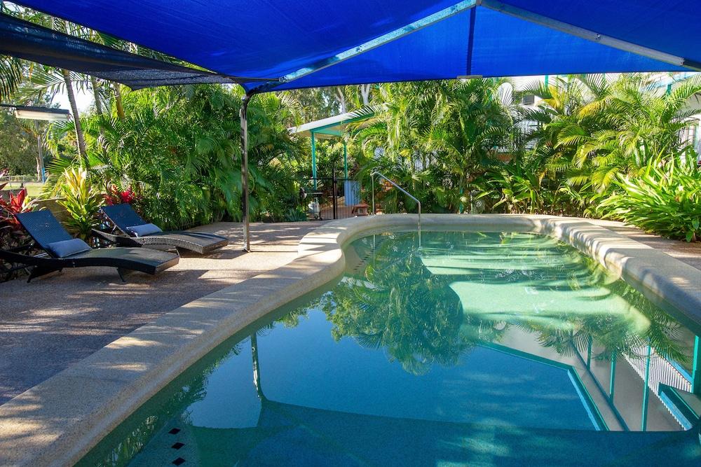Tropical Palms Resort & 4Wd Hire Picnic Bay Exterior photo