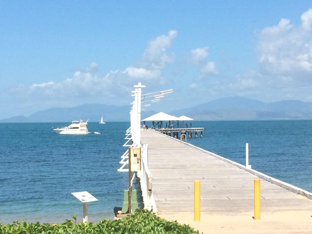 Tropical Palms Resort & 4Wd Hire Picnic Bay Exterior photo