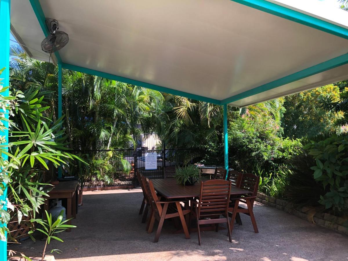 Tropical Palms Resort & 4Wd Hire Picnic Bay Exterior photo