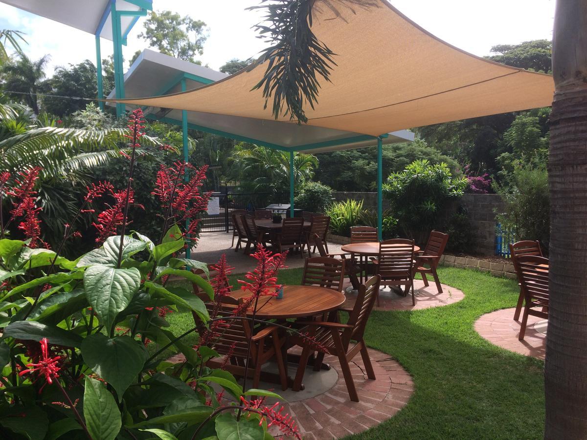 Tropical Palms Resort & 4Wd Hire Picnic Bay Exterior photo