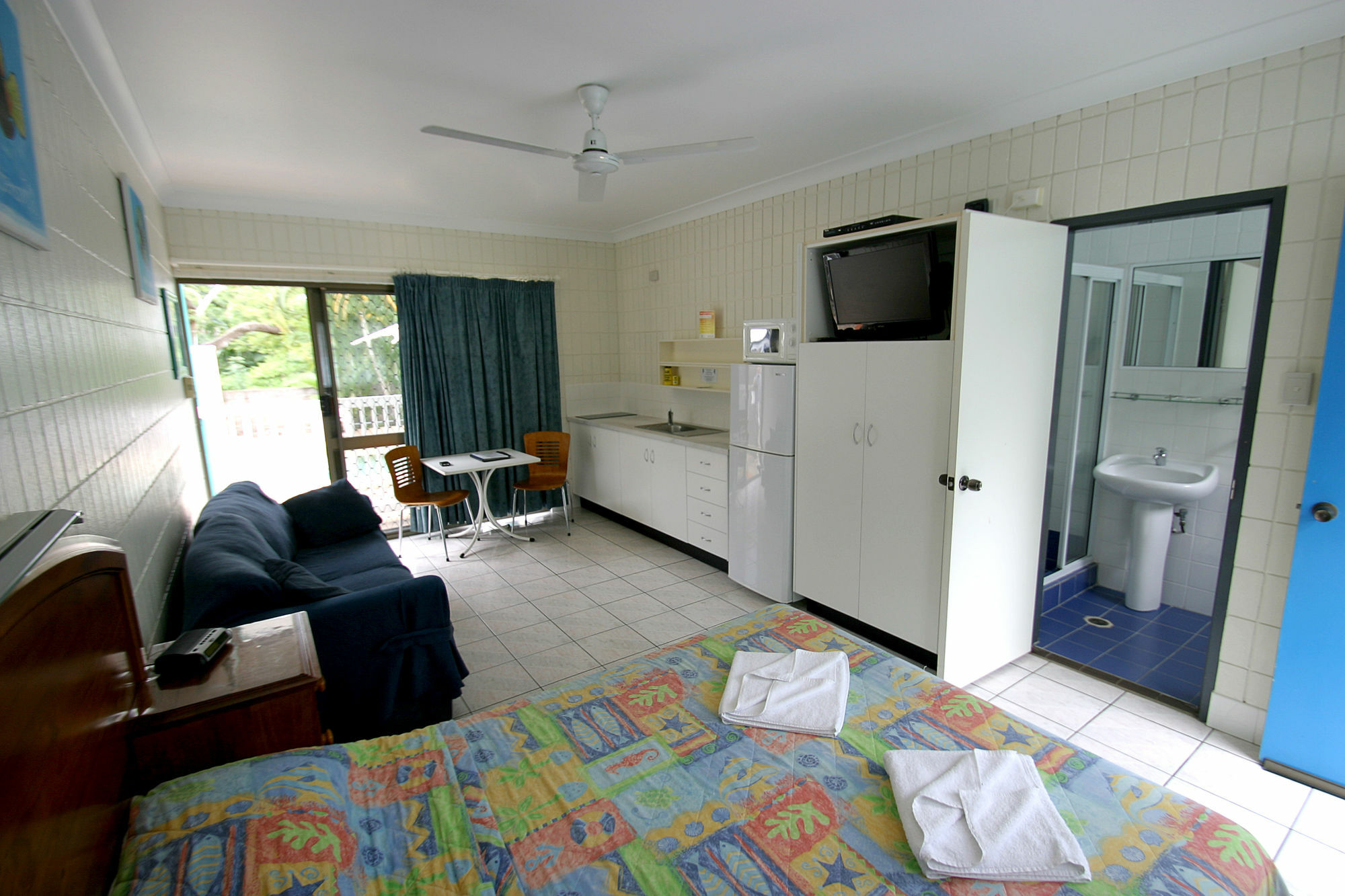 Tropical Palms Resort & 4Wd Hire Picnic Bay Exterior photo